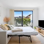 Chic Brookvale Unit-Big Balcony!