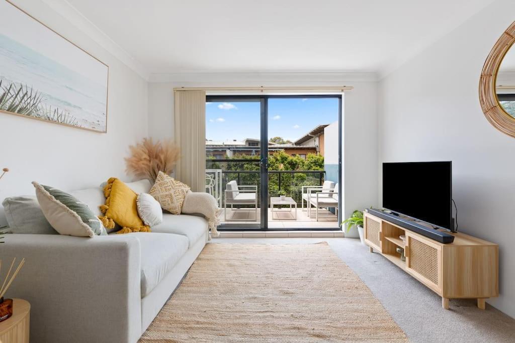 Chic Brookvale Unit-big Balcony! Apartment *